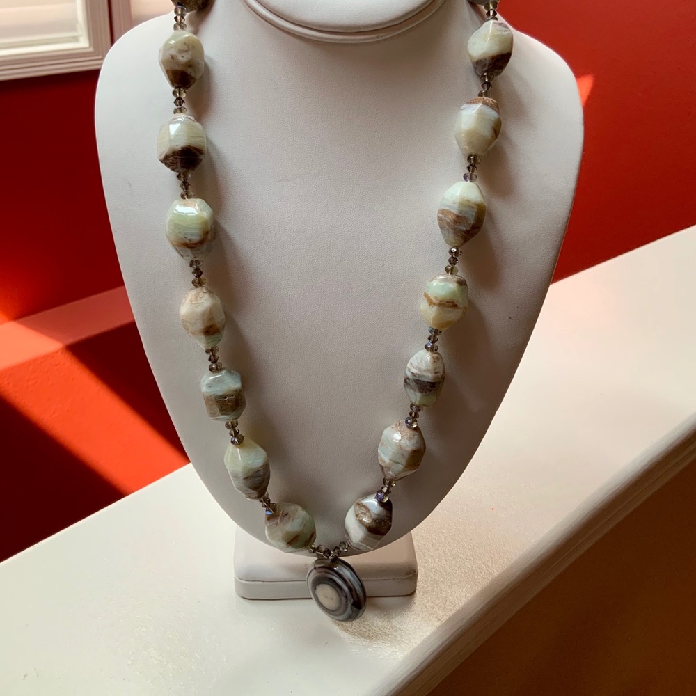 NWT Authentic Opal necklace round pendant 24 inch